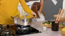 Tefal Cook & Cool E493S6 - Set 3-delig (kookpan 20/24 + Steelpan 16) -Pot Promotiewinkel 1200x674 7