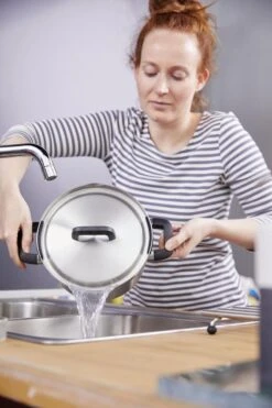 BK Flow Cool Pannenset - 4-delig – RVS Deksels - Veilig Afgietsysteem - Geschikt Voor Alle Warmtebronnen -Pot Promotiewinkel 799x1200 1